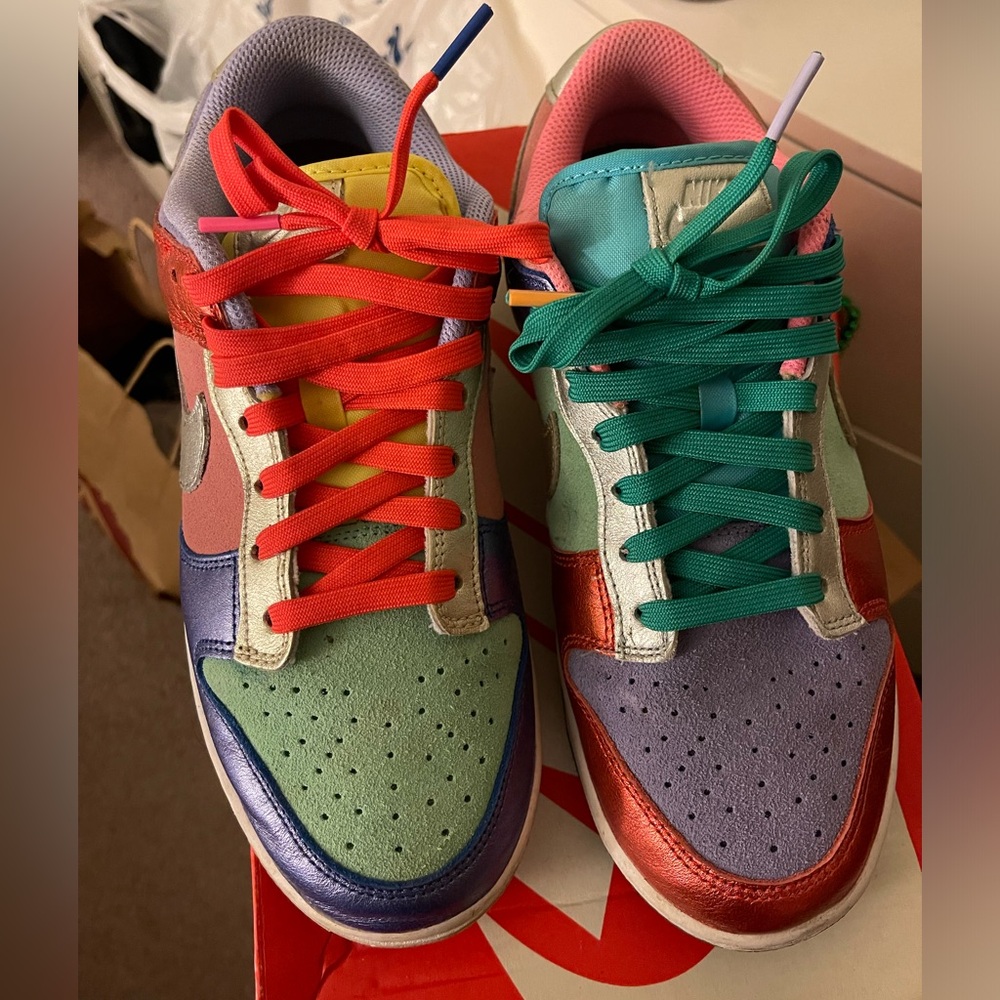 Women Nike dunk 8.5w/7y kids